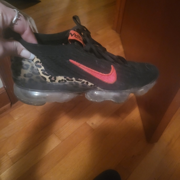 Most comfortable shoes I've ever owned. Nike size 9 animal print. - Picture 2 of 3